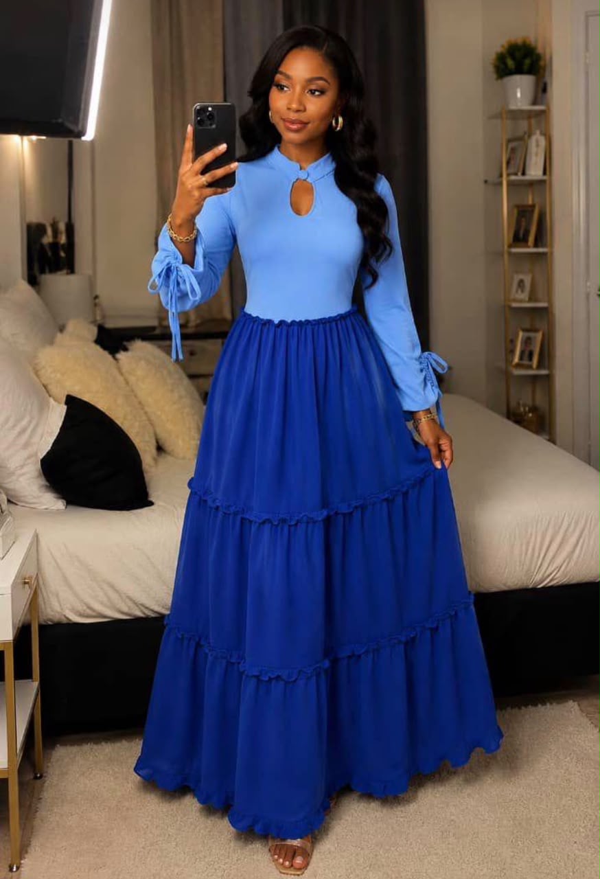 Robe longue bleue à jupe étagée — Bleu